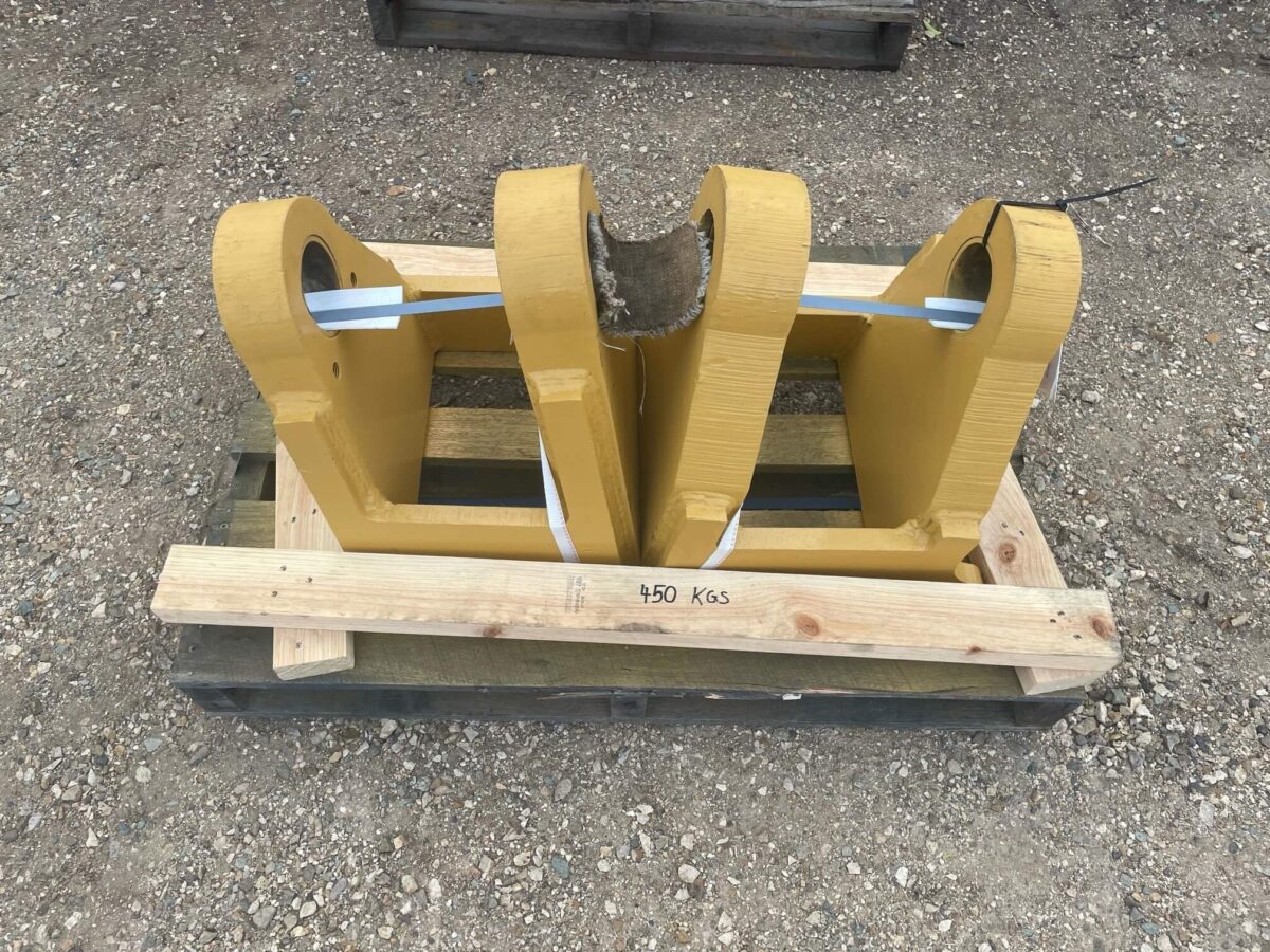 D11T HHP Blade Brackets